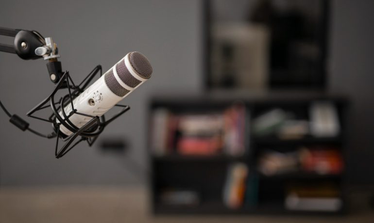 História em Vozes: Relembrando Discursos Marcantes no Rádio