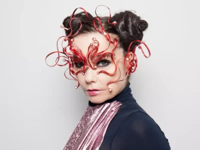 Björk anuncia música com Rosalía
